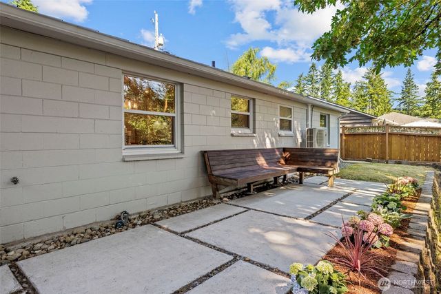 18218 Palatine Avenue N, Shoreline, WA 98133