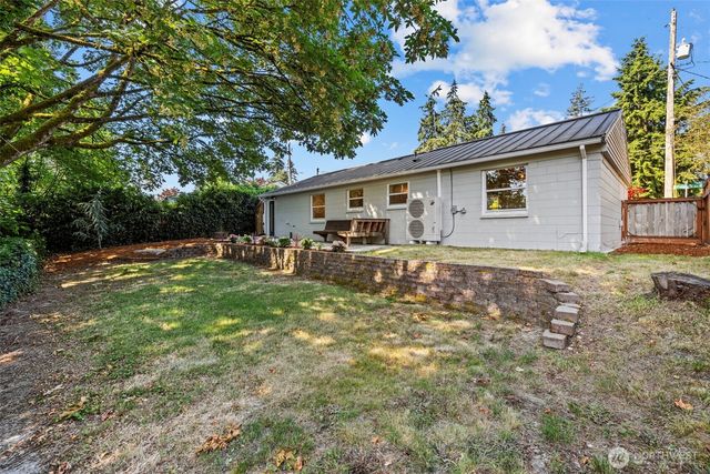 18218 Palatine Avenue N, Shoreline, WA 98133