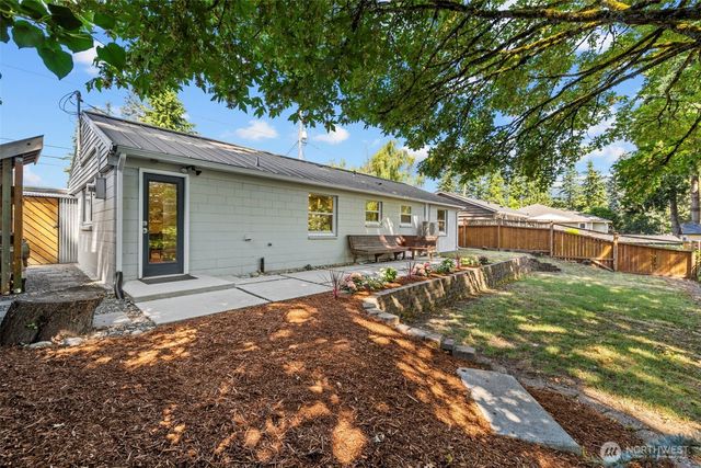 18218 Palatine Avenue N, Shoreline, WA 98133