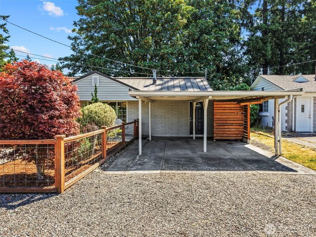 18218 Palatine Avenue N, Shoreline, WA 98133