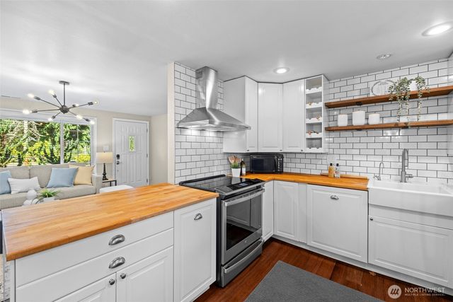 18218 Palatine Avenue N, Shoreline, WA 98133