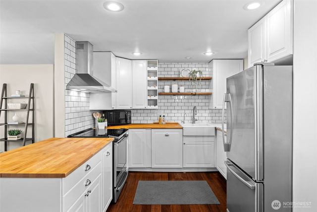 18218 Palatine Avenue N, Shoreline, WA 98133
