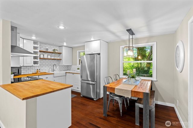 18218 Palatine Avenue N, Shoreline, WA 98133
