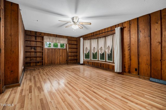 1309 Rocky Hollow Road, Jonesborough, TN 37659