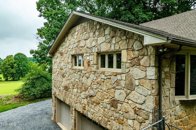 1309 Rocky Hollow Road, Jonesborough, TN 37659