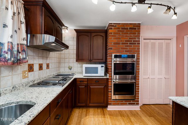 1309 Rocky Hollow Road, Jonesborough, TN 37659
