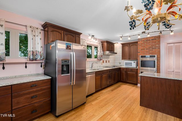 1309 Rocky Hollow Road, Jonesborough, TN 37659
