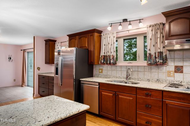 1309 Rocky Hollow Road, Jonesborough, TN 37659