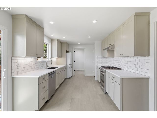 3179 WAYSIDE Loop, Springfield, OR 97477