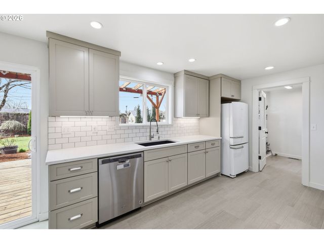 3179 WAYSIDE Loop, Springfield, OR 97477