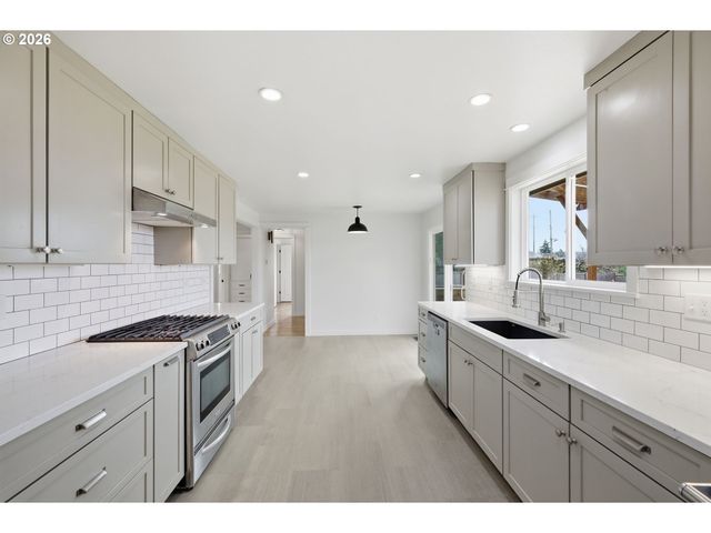 3179 WAYSIDE Loop, Springfield, OR 97477