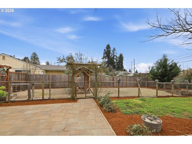 3179 WAYSIDE Loop, Springfield, OR 97477