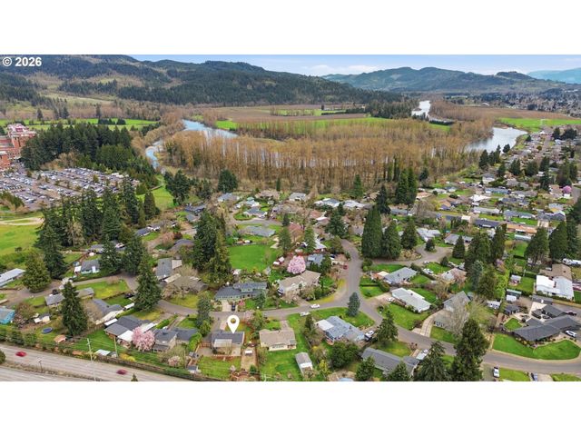 3179 WAYSIDE Loop, Springfield, OR 97477