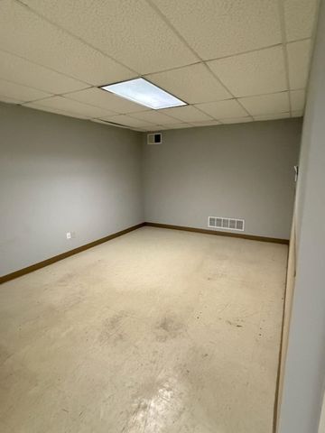 1040 W 4th Street, Davenport, IA 52802