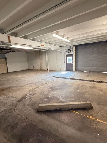 1040 W 4th Street, Davenport, IA 52802