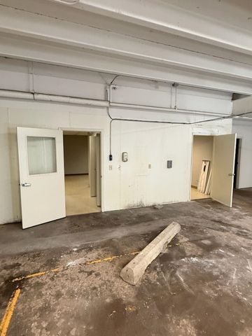 1040 W 4th Street, Davenport, IA 52802