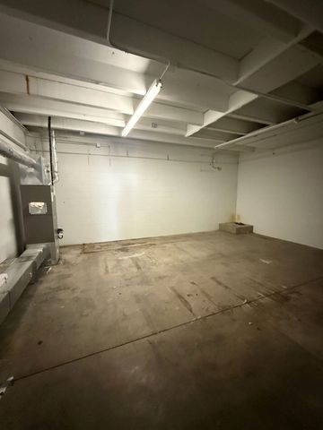 1040 W 4th Street, Davenport, IA 52802