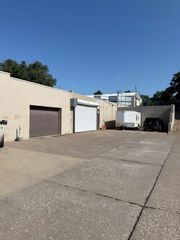 1040 W 4th Street, Davenport, IA 52802