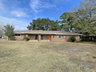6145 Garraway Circle, Ocean Springs, MS 39564