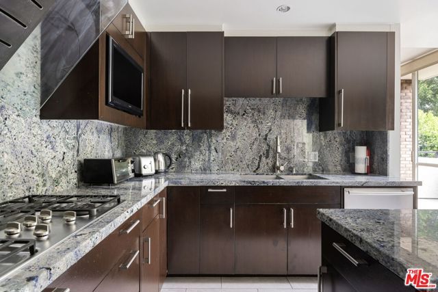 211 S Spalding Drive 105N, Beverly Hills, CA 90212