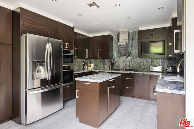 211 S Spalding Drive 105N, Beverly Hills, CA 90212