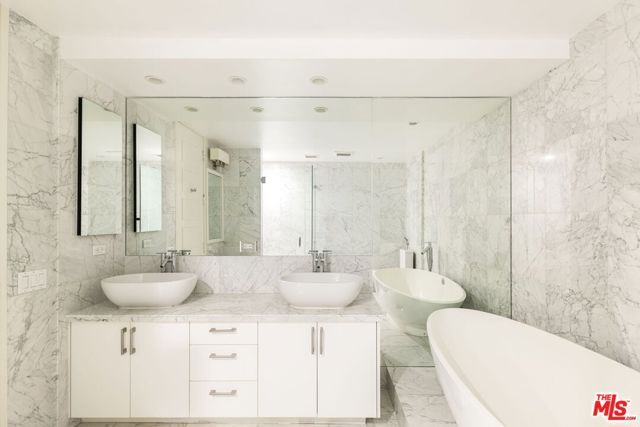 211 S Spalding Drive 105N, Beverly Hills, CA 90212