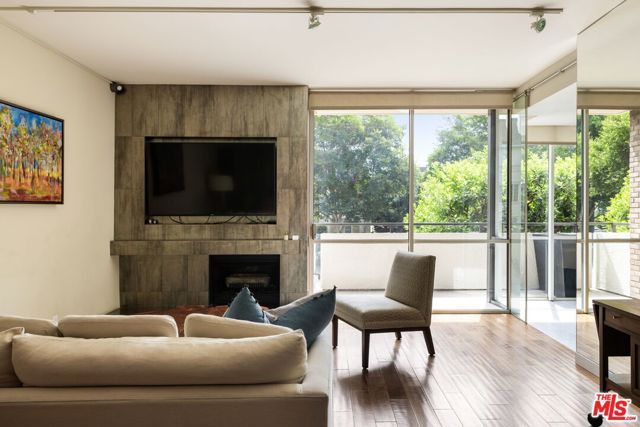 211 S Spalding Drive 105N, Beverly Hills, CA 90212