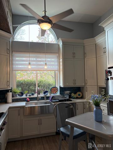 98 Sayre Drive, Plainsboro, NJ 08540