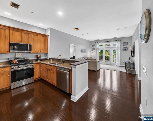 7400 River Road 108, North Bergen, NJ 07047