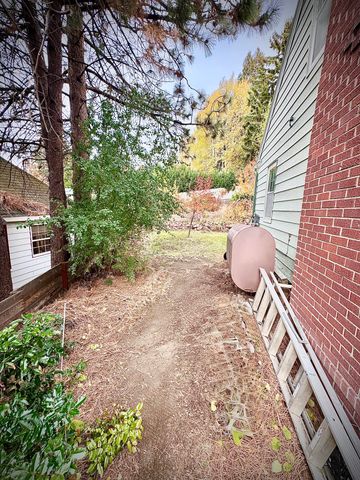 2127 Auburn Street, Klamath Falls, OR 97601