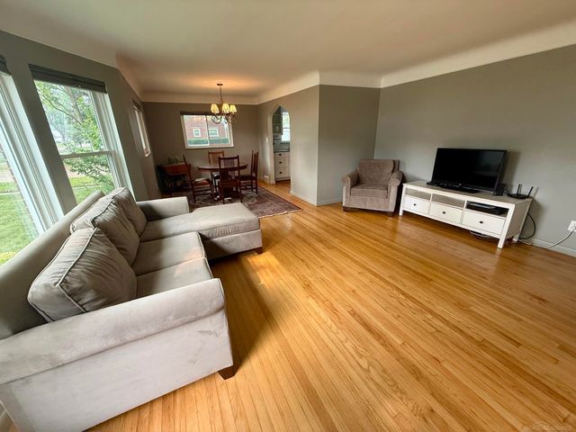 31180 E Rutland Drive, Beverly Hills, MI 48025