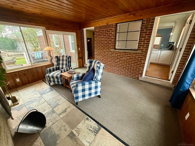 31180 E Rutland Drive, Beverly Hills, MI 48025