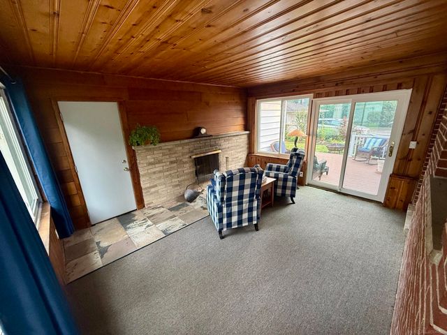 31180 E Rutland Drive, Beverly Hills, MI 48025