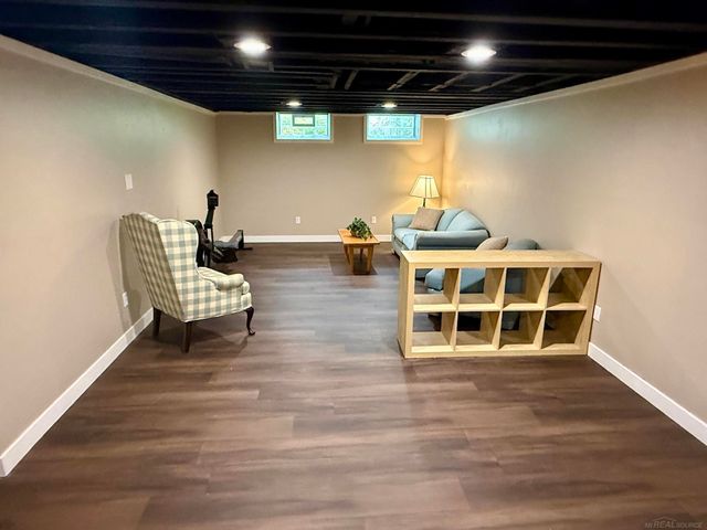 31180 E Rutland Drive, Beverly Hills, MI 48025