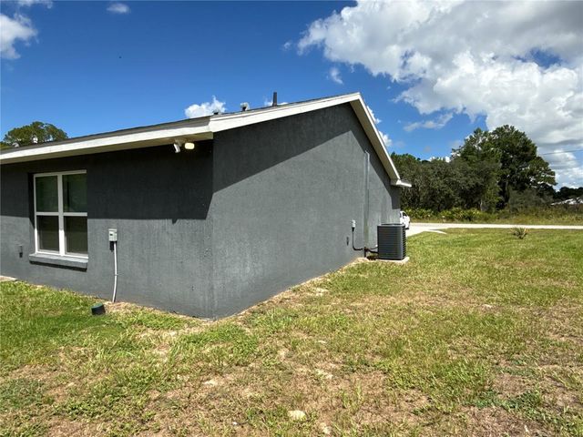 70 MALAUKA PASS, Ocklawaha, FL 32179