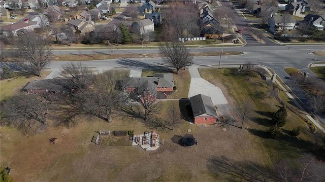 15590 Antioch Road, Overland Park, KS 66221