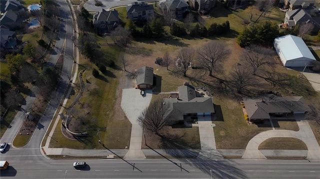 15590 Antioch Road, Overland Park, KS 66221