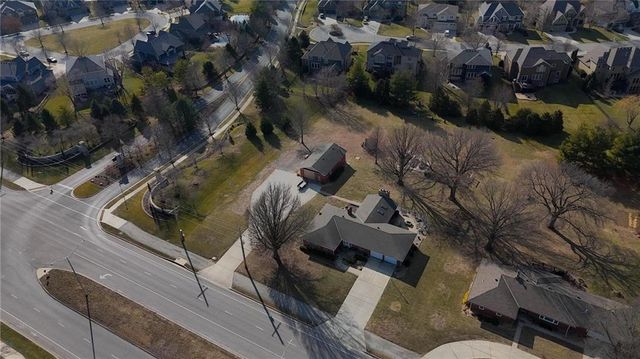 15590 Antioch Road, Overland Park, KS 66221