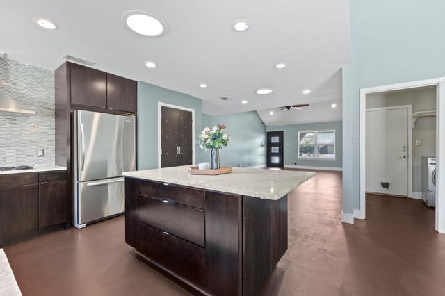 3104 Candlelight CT, Austin, TX 78757