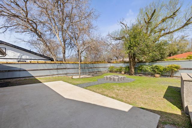 3104 Candlelight CT, Austin, TX 78757