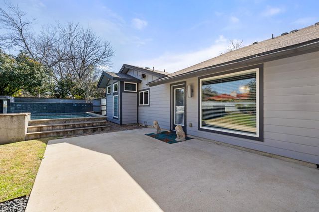 3104 Candlelight CT, Austin, TX 78757