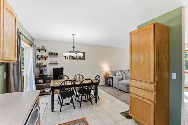 25719 Freeport Avenue, Wyoming, MN 55092
