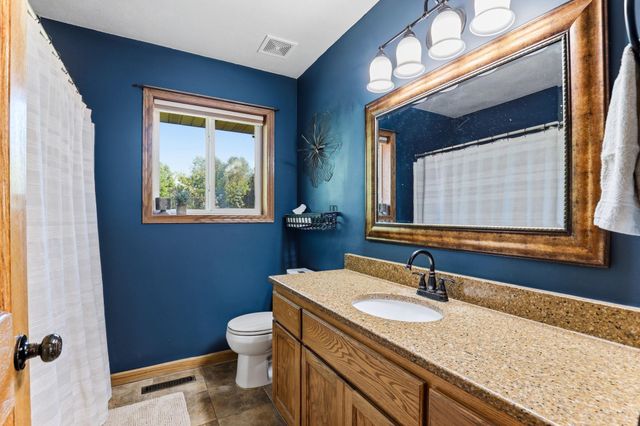 25719 Freeport Avenue, Wyoming, MN 55092