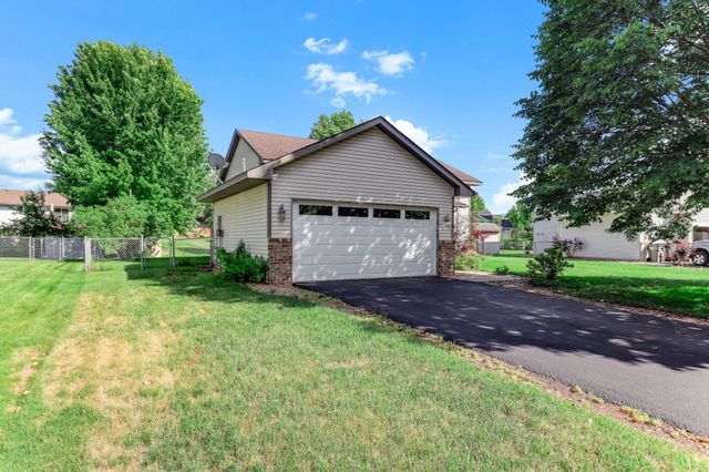 25719 Freeport Avenue, Wyoming, MN 55092