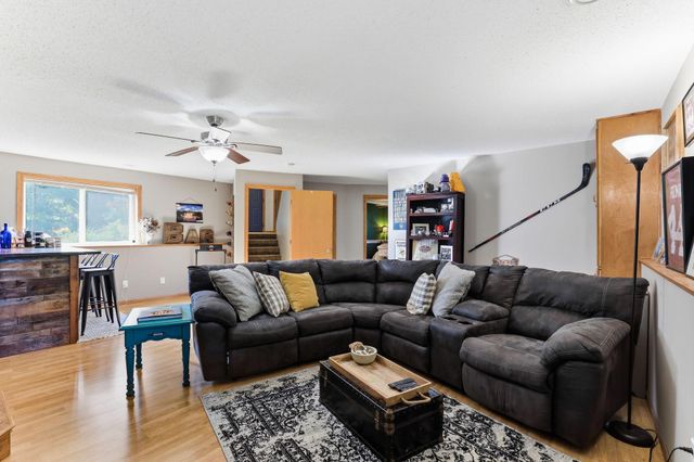 25719 Freeport Avenue, Wyoming, MN 55092