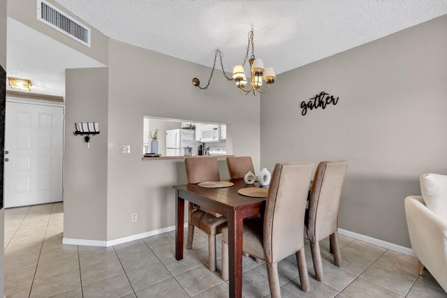 5511 Lakeside Drive 202, Margate, FL 33063