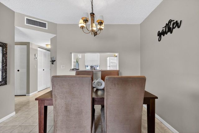 5511 Lakeside Drive 202, Margate, FL 33063