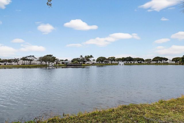 5511 Lakeside Drive 202, Margate, FL 33063