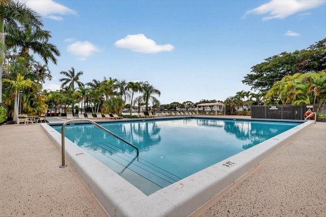 5511 Lakeside Drive 202, Margate, FL 33063