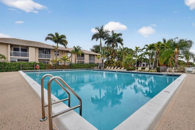 5511 Lakeside Drive 202, Margate, FL 33063